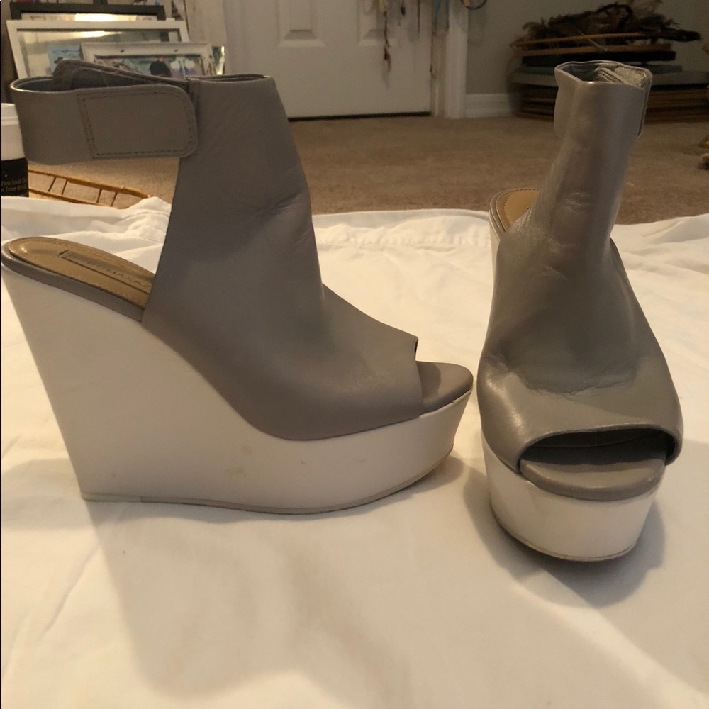 BCBG WEDGES